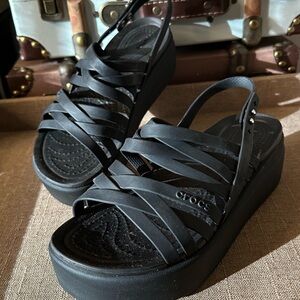 Brooklyn Strappy Crocs